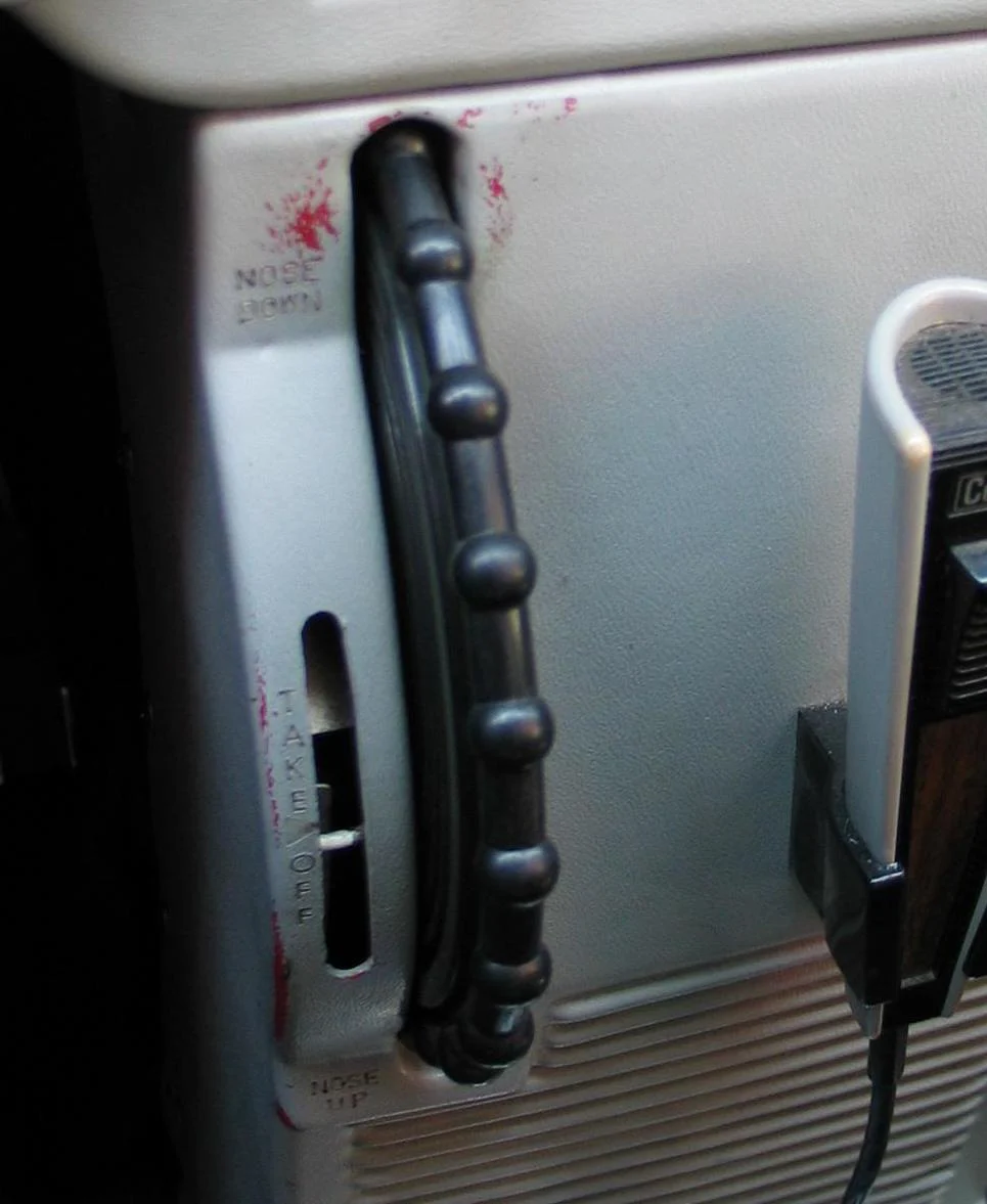 To pokrętło Cessnie 172 służy do trymowania samolotu