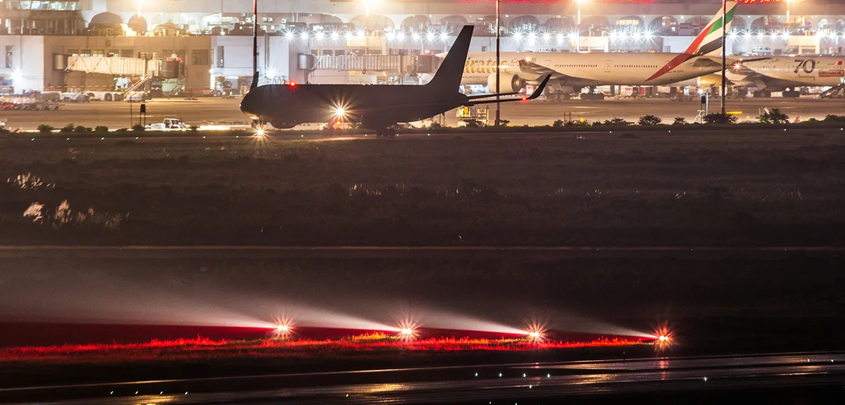 Światła PAPI –precyzyjny wskaźnik ścieżki podejścia: historia, konstrukcja, zastosowanie i ciekawostki