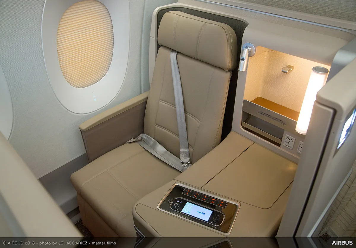 Wnętrze Airbusa A350-900 linii lotniczych China Eastern Wnętrze Airbusa A350-900 linii lotniczych China Eastern