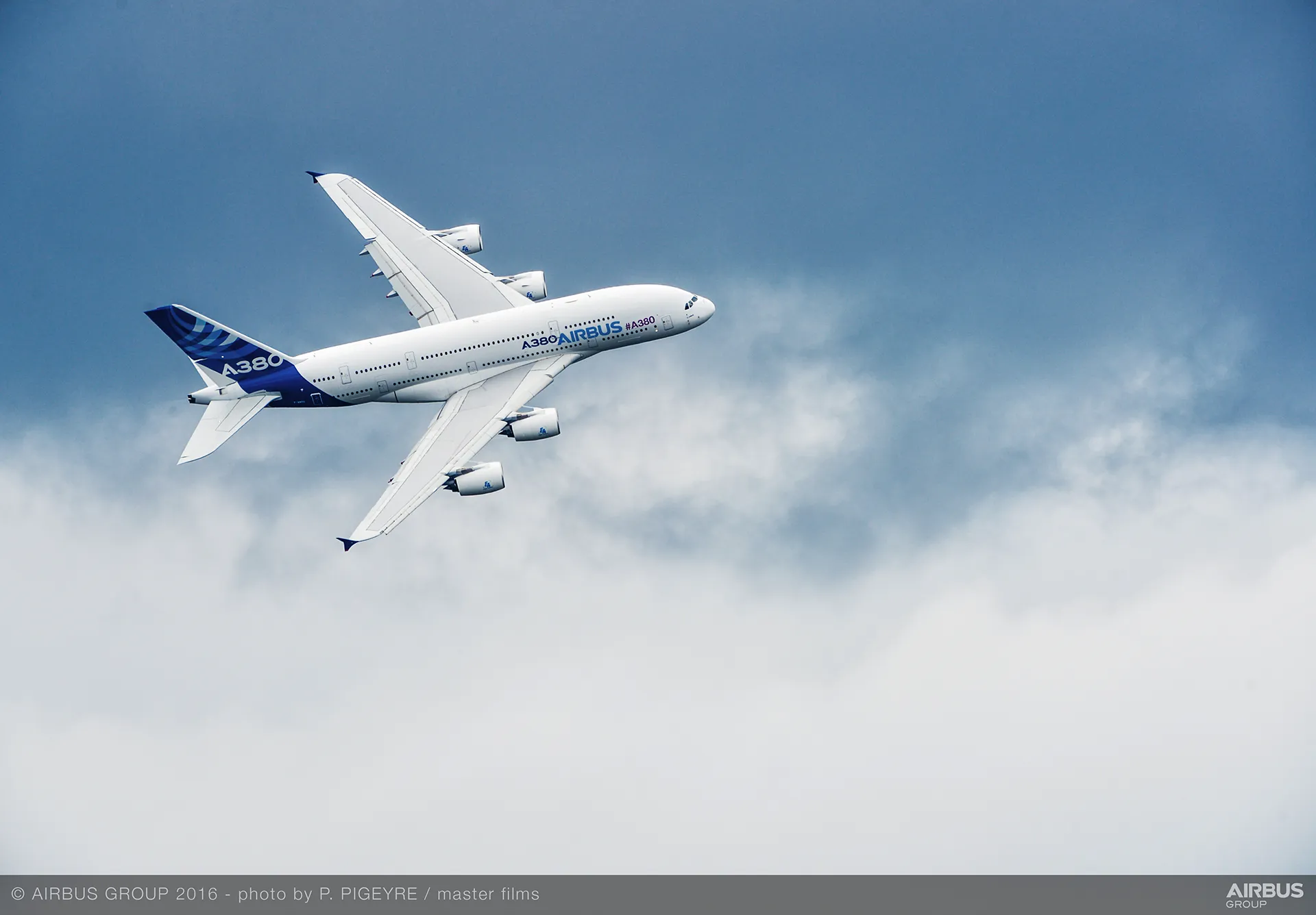 Powierzchnia skrzydeł Airbusa A380 wynosi 845 m²